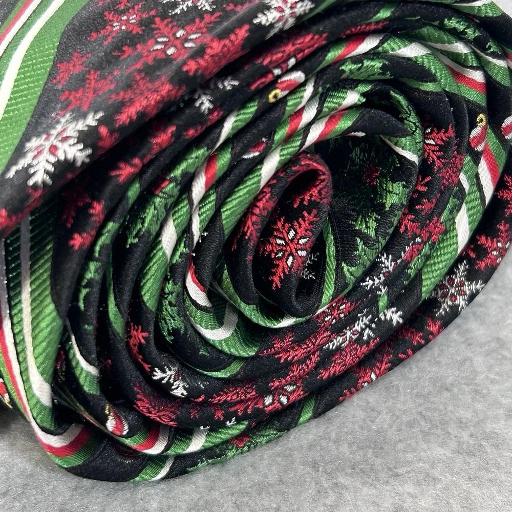 Hallmark Holiday‎ Traditions Christmas Tie Snowflakes Holly Ornaments Mens